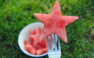 发烧吃瓜赛罗,揭秘网络热点的狂欢与思考