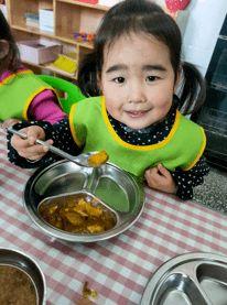 句容幼师吃瓜事件,句容幼儿园教师不当行为引发社会关注