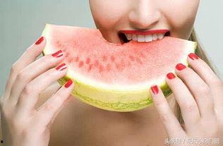 粉虫吃瓜,瓜果飘香中的美味探索